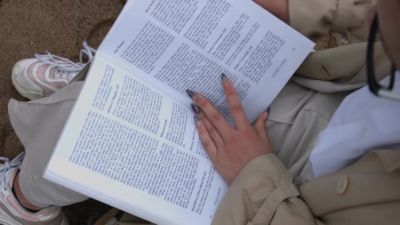 Brunette Pussy Temptations - Bloom Lambie - hotmovs.com