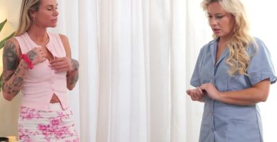 Lesbian masseuse made milf client squirt - inxxx.com