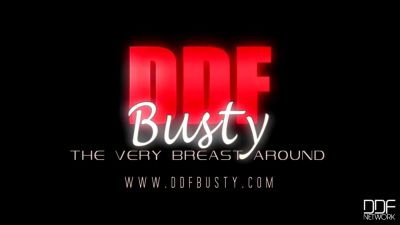 Chess or chest? - hotmovs.com - Germany