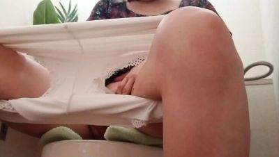 Japanese MILF Mayumi Kanzaki Public Toilet Pissing & Big Ass Fetish Scenes Compilation - veryfreeporn.com - Japan