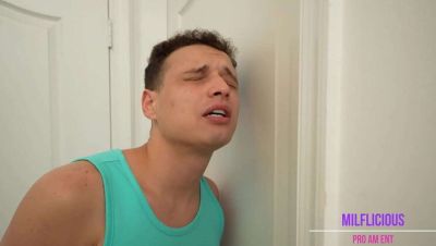 Johnny Love - Hot Redhead Stepmom Jessica Aaren Lets Me In The Bathroom For Urgent Blowjob & Rough Doggystyle - veryfreeporn.com