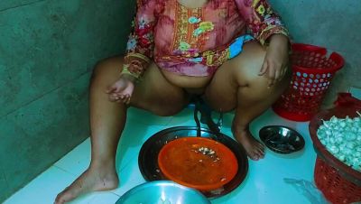 Desi Bhabhi Fucked Hard in Kitchen While Cooking - Huge Anal & Big Ass Doggy Style - porntry.com - India