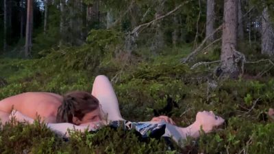 Swedish amateur couple first time in forest - Sessa Skye gets fucked doggystyle 4K - xxxfiles.com - Sweden