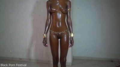 New - Dolcina's Perfect Skinny Black Body With Oily Tits Solo - porntry.com