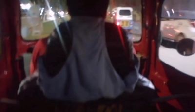 Me desnudo y me exhibo en movilidad - voyeurhit.com