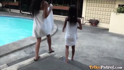 Asian Threesome Outdoor: Two Horny Friends Share Giant Foreign Cock by Pool - veryfreeporn.com