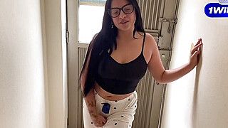 Teen 18 Vecina Acepta Entrar Al Apartamento De Un Hombre Casado ! - ah-me.com