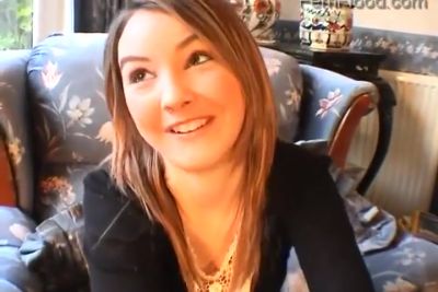 Babe Strips Down - hotmovs.com