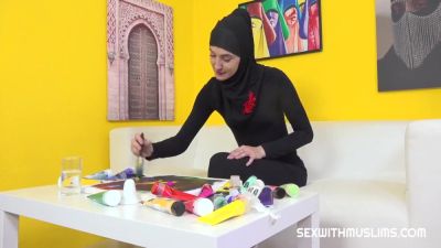 Sexy Babe In Hijab Swapped A Brush For A Dick With Steve Q - hotmovs.com