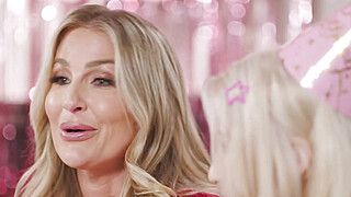 Can you lick my pussy on my bday stepmom - ah-me.com