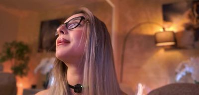 Blonde Glasses Babe Toys Pussy - inxxx.com