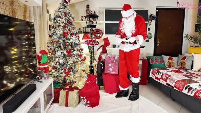 Italian Stepmom in Lingerie Gets Excited with Viagra for Santa - Blowjob & Doggystyle Christmas Roleplay - veryfreeporn.com - Italy