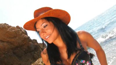 Lara Tinelli - hclips.com