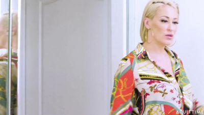 Ryan Keely - Aaliyah Love - MILF Ryan Keely Rescues Aaliyah Love Stuck in Tub - Wet Lesbian Pussy Eating & Bathroom Sex - porntry.com - Britain