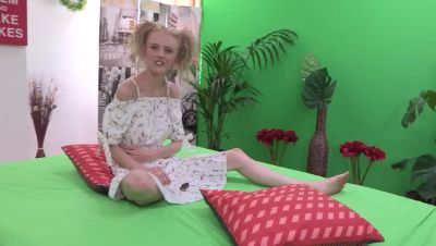 My friend lets himself be fucked in the ass for love. I'm Angelina - hclips.com