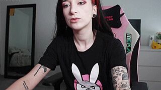 Gamer Slut Cums on Stream then Fucks her Viewer Persephone Pink - ah-me.com
