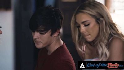 Dee Williams - Tiffany Watson - Tyler Cruise - Horny MILF Tiffany Watson Double Blowjob Threesome with Stepson & Stepfamily Roleplay - veryfreeporn.com