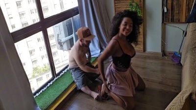 Esse Anao Fudeu Minha Buceta Molhadinha De Em Uma Janela Bem Grande E Transparente Cheia De Vizinhos Em Frente! Nao Existe Nada Mais Excitante Que Isso - Amanda Luz - hclips.com