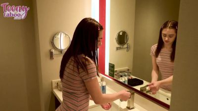 Reese Robbins - Stepdaughter Vacation Creampie - Reese Robbins Gets Filled - xxxfiles.com - Britain