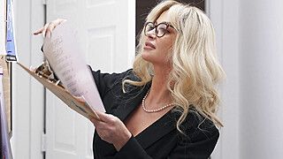 Katalina Kyle - Look At Her Now - Lady Librarian - ah-me.com