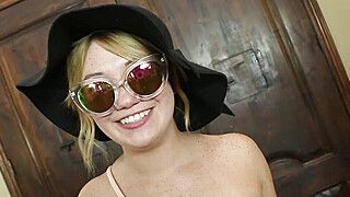 Drop that outfit and ride my dick - ah-me.com