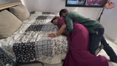 Desi Bhabhi - Desi Bhabhi Calls Tailor Home For Saree Fitting - Passionate Hindi Sex & Blowjob in Kitchen with Aksha - porntry.com - India