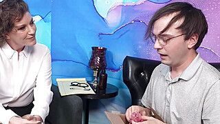 Brunette milf showing cuck how its done - ah-me.com