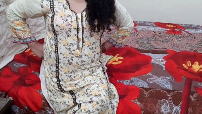 Desi Stepmom QueenbeautyQB Gets Warm Feeling in Cold - Hindi Homemade Big Tits & Blowjob - veryfreeporn.com
