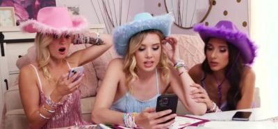 Slutty Taylor fans sharing big dick for concert tickets - inxxx.com