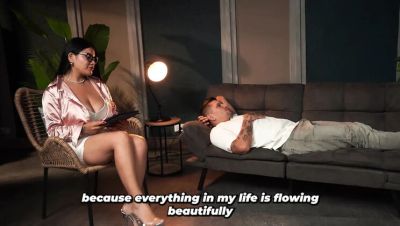 Busty psychologist gives muscular patient a special deep throat treatment - veryfreeporn.com - Spain - Colombia - Peru