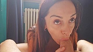 Zozzerie a Roma, Troietta dalle Tette grandi viene scopata da un cazzo enorme. - ah-me.com