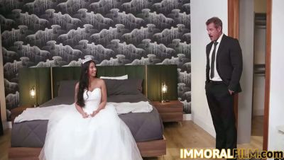 Shy Bride Ameena Green Hides in Room After Family Says Marriage Won't Last - Hardcore Deepthroat - veryfreeporn.com