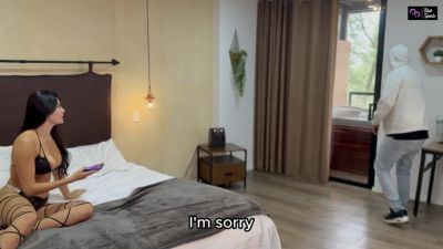 Sofia stops burglar with scissors - hclips.com