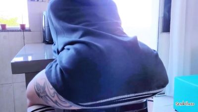 Big Booty Teen Gets Creampie - Tight Pussy Filled with Cum - veryfreeporn.com