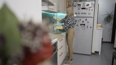 Jasmine Rouge - Bombshell - Jasmine Rouge Horny Blonde MILF Nylon Fuck Kitchen Creampie - porntry.com - Germany