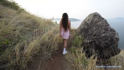 Petite amateur brunette deepthroats huge cock outdoors public sex - xxxfiles.com