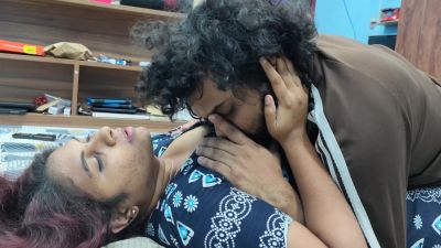 Ass Press Kiss, Neck Kiss, Pussy Rub And Kiss In Nighty - desi-porntube.com - India