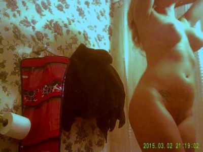 Jen Dancing Before Shower - voyeurhit.com