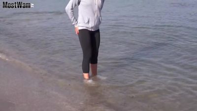 Wet Workout at the Beach - upornia.com - Britain