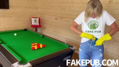 Summer Rose In Hairy Muff Milf Fucks Her Dildo In The Fake Pub - hclips.com - Britain