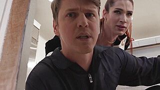 Plumber fucks the ass of TS real estate agent - ah-me.com