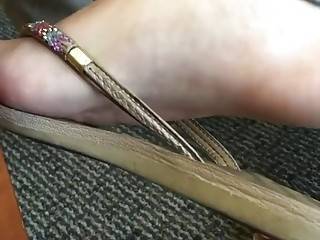 Candid Girl Flip Flops Part 2 - sunporno.com