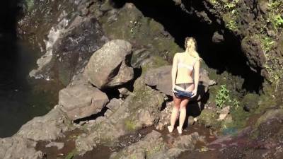 Bailey 8 - hotmovs.com