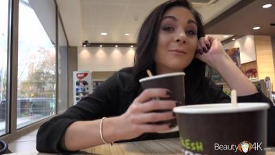 58 - Lullu Gun - upornia.com