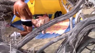 Polvo En La Playa With Veronica Rodriguez, Rrrr And Mia Khalifa - hclips.com