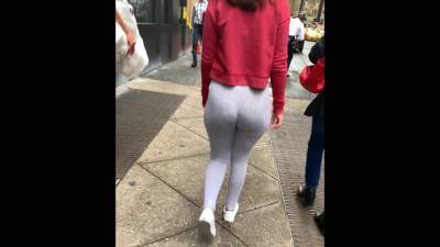 Candid perfect bubble ass teen in grey tight leggigns - xhamster.com