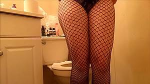 Eva Kay Holding Piss on the Toilet - hdzog.com