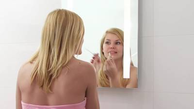 Skirt & heels - izzy3 fullhd Lovewetting - hdzog.com