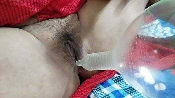Indian Pyari Wife Hairy Pussy Playing With Condoms - xvideos.com - India