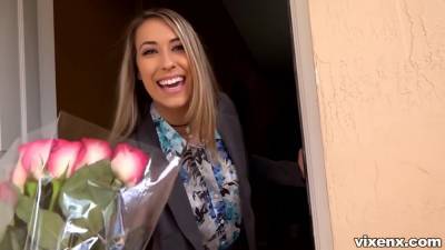 Hottie with a bodiiiieeeee - upornia.com